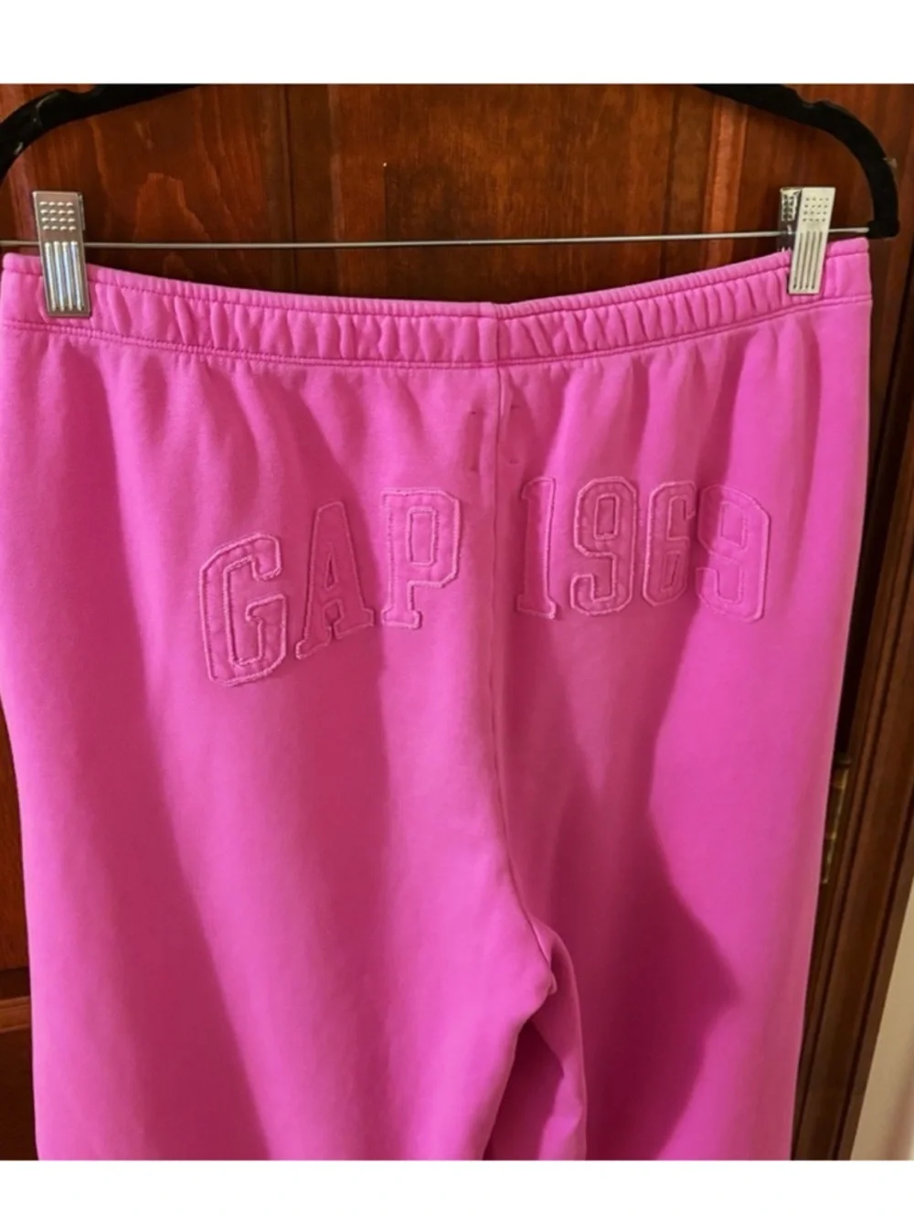 GAP VintageSoft Logo Baggy Sweatpants Sugar Plum Neon Pink NWOT Sz M - Picture 5 of 6